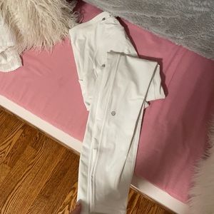 White lululemon leggings with back zipper pocket